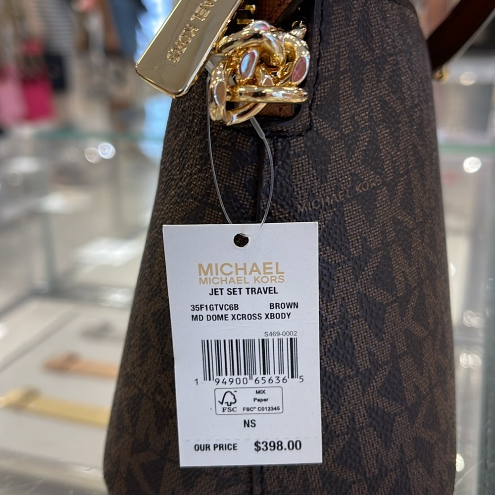 MICHAEL KORS
Jet Set Travel Medium Logo Dome Crossbody Bag
NWT - Picture 5 of 16